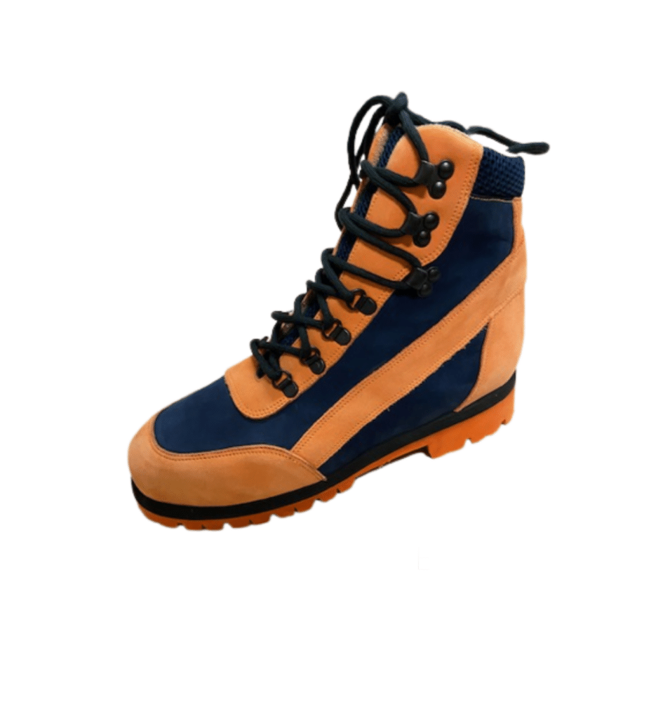 Bottine compensée style randonnée en nubuck bleu et orange avec lacets noirs et semelle robuste.